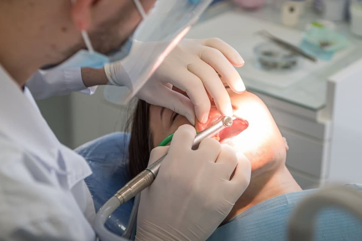 Advanced Dental Implant Technology Used at Leading Albania Clinic